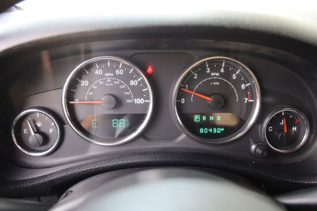 Used 2016 Jeep Wrangler Unlimited Rubicon w/ Connectivity Group AWD/4WD image 15