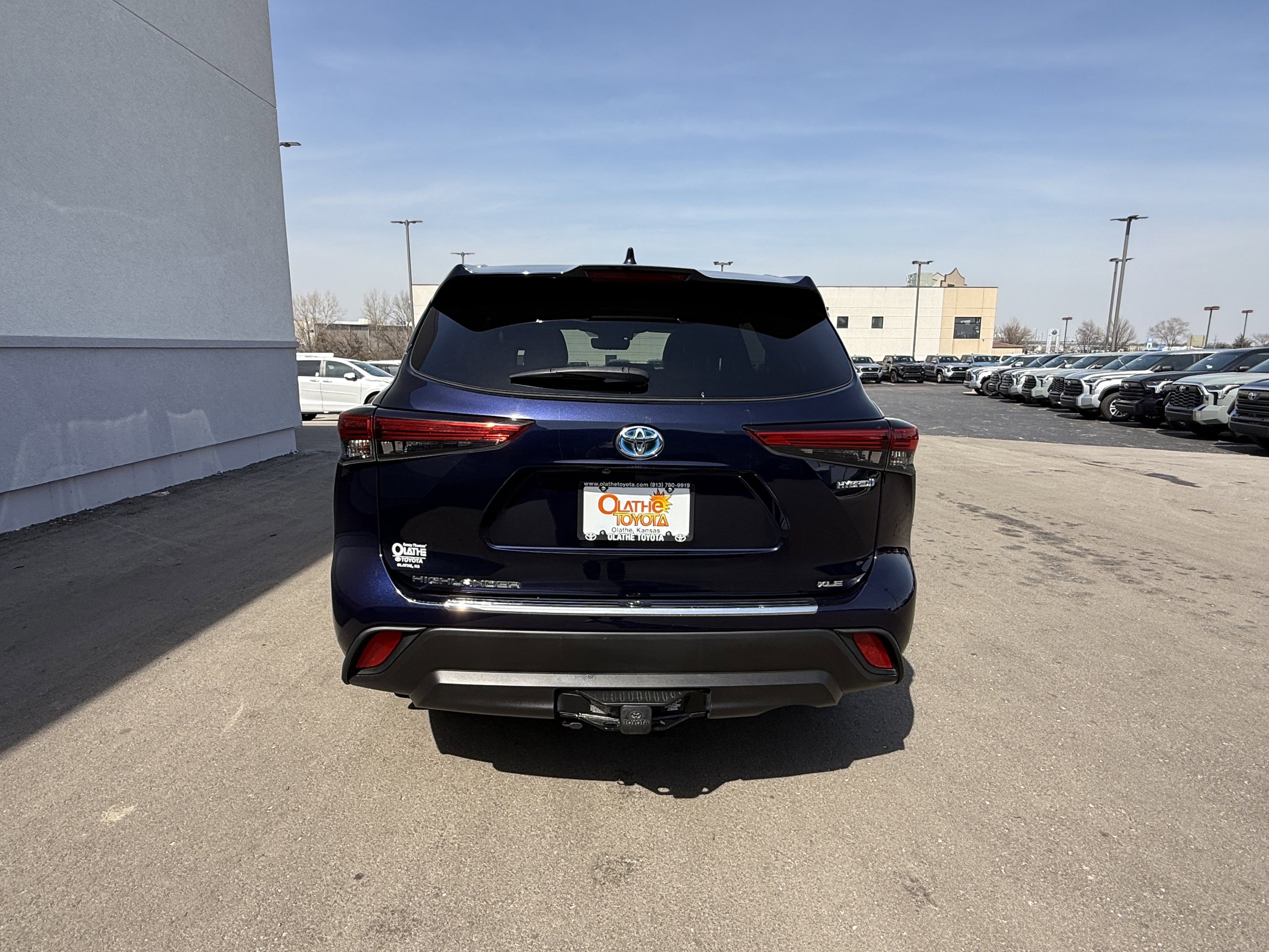 Used 2020 Toyota Highlander XLE image 4