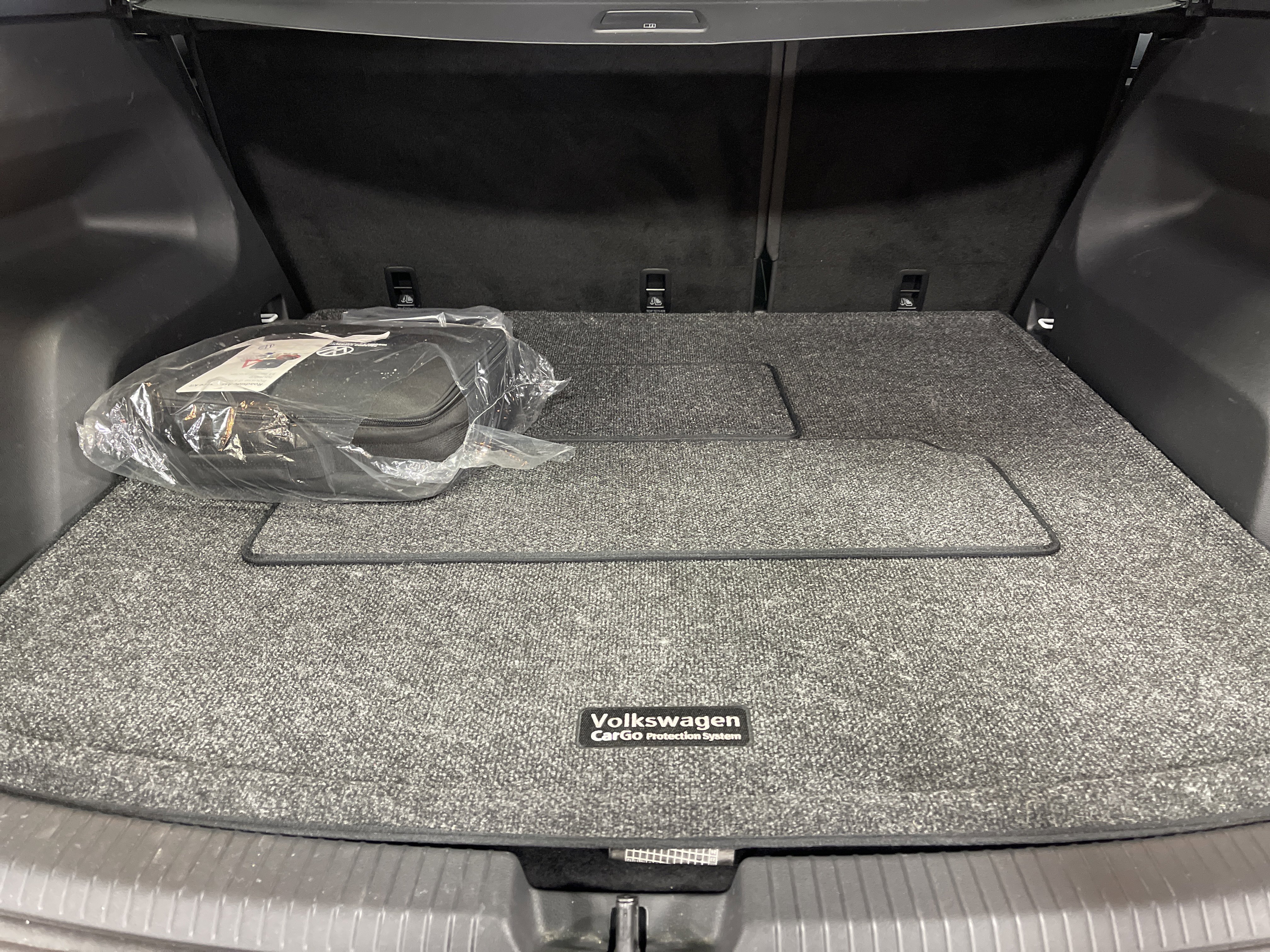 Used 2023 Volkswagen Atlas Cross Sport SE w/ Black Wheel Package image 12