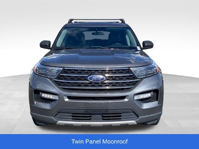 Used 2023 Ford Explorer XLT AWD/4WD image 2