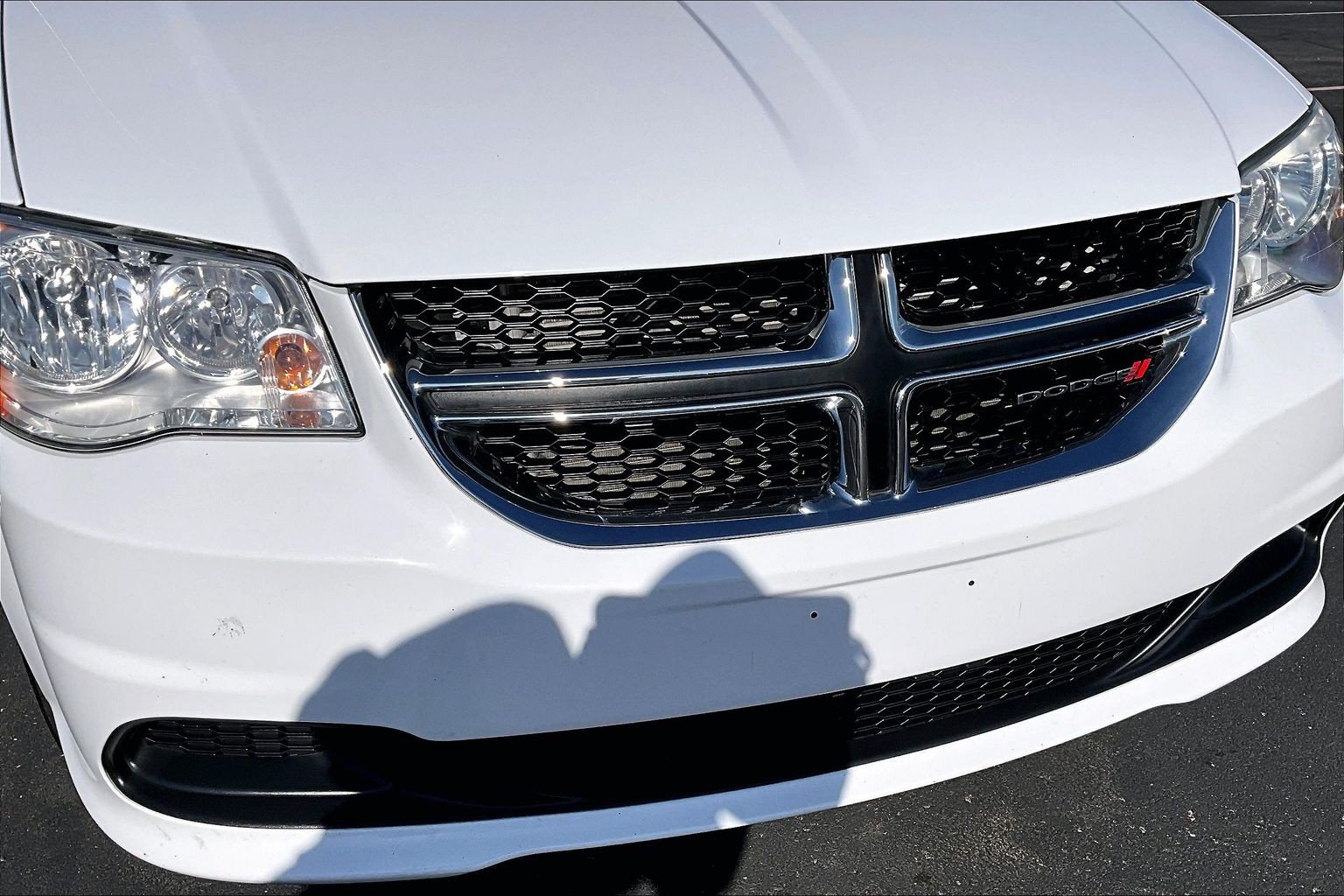 Used 2015 Dodge Grand Caravan SXT FWD image 28
