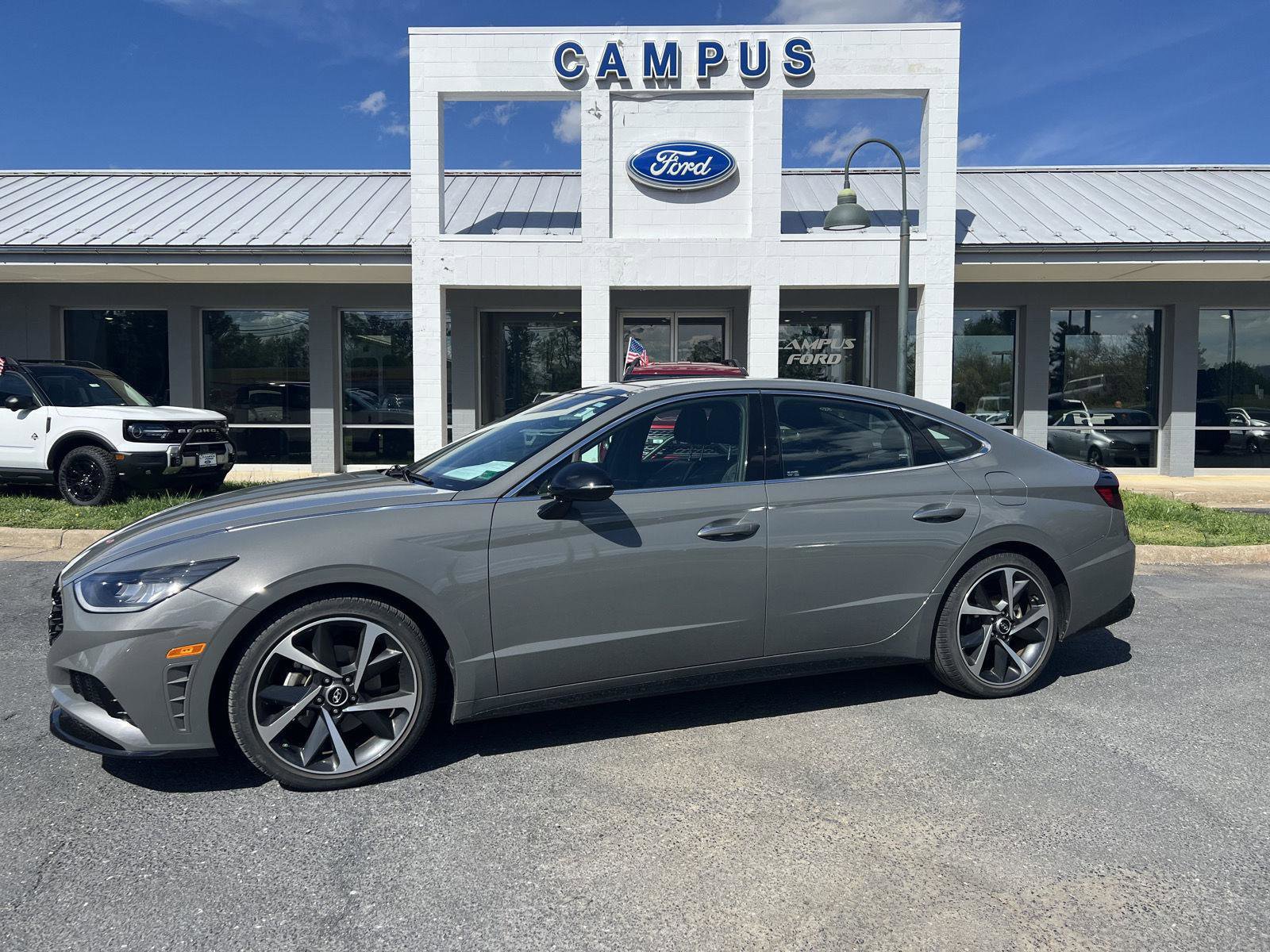 Used 2022 Hyundai Sonata SEL Plus FWD image 2