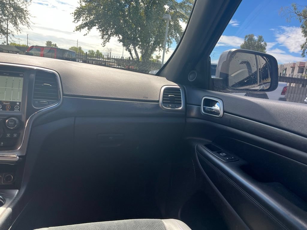 Used 2018 Jeep Grand Cherokee Altitude AWD/4WD image 7