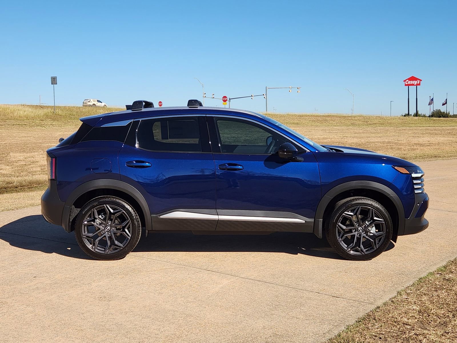 New 2026 Nissan Kicks SR w/ SR Premium Package image 7