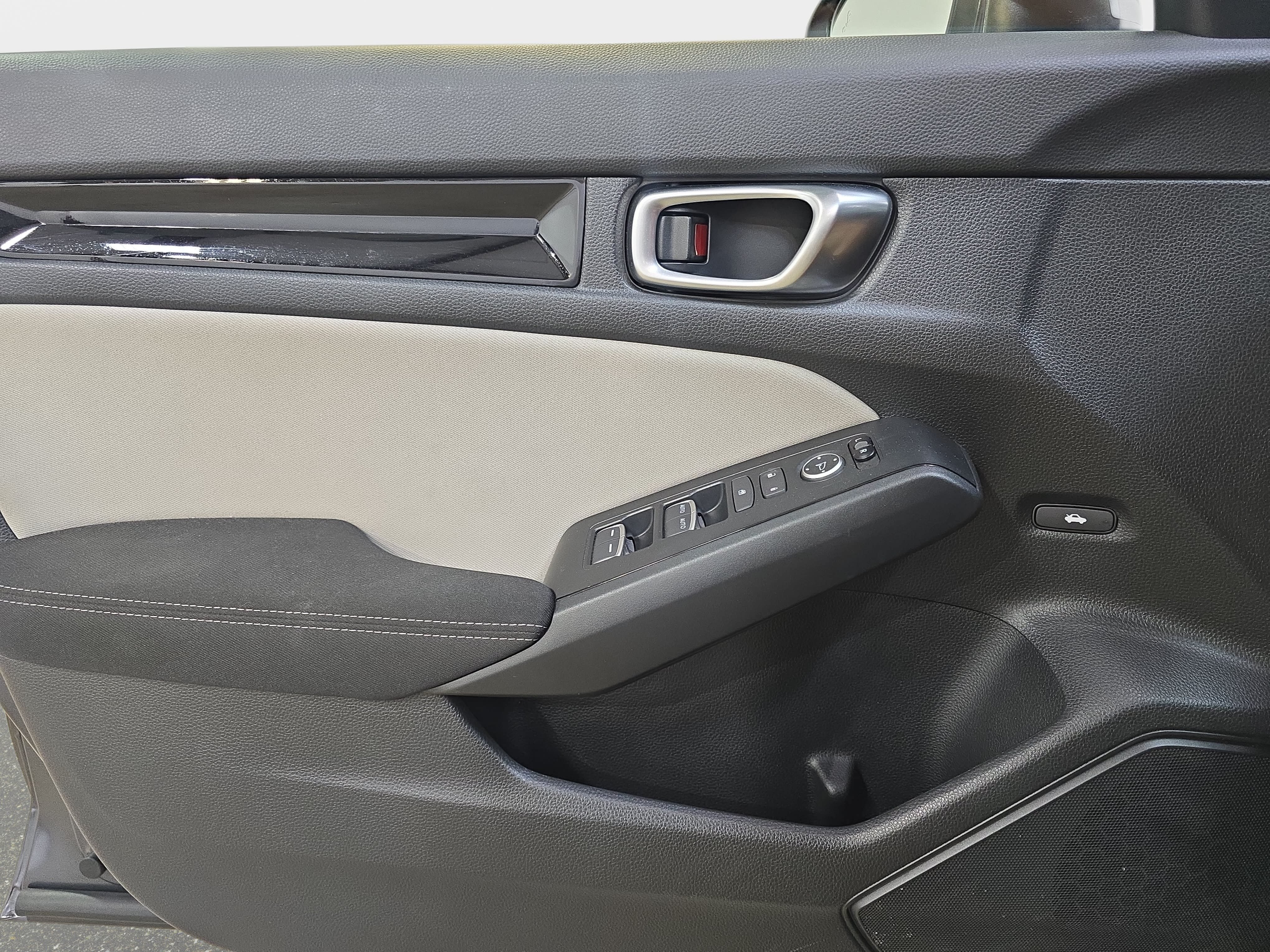 Used 2024 Honda Civic EX image 24