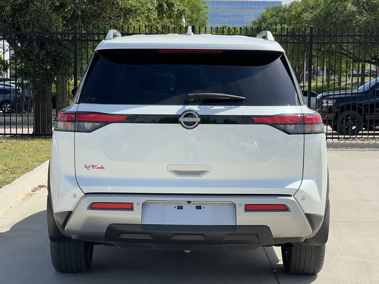 Certified 2024 Nissan Pathfinder Platinum image 4