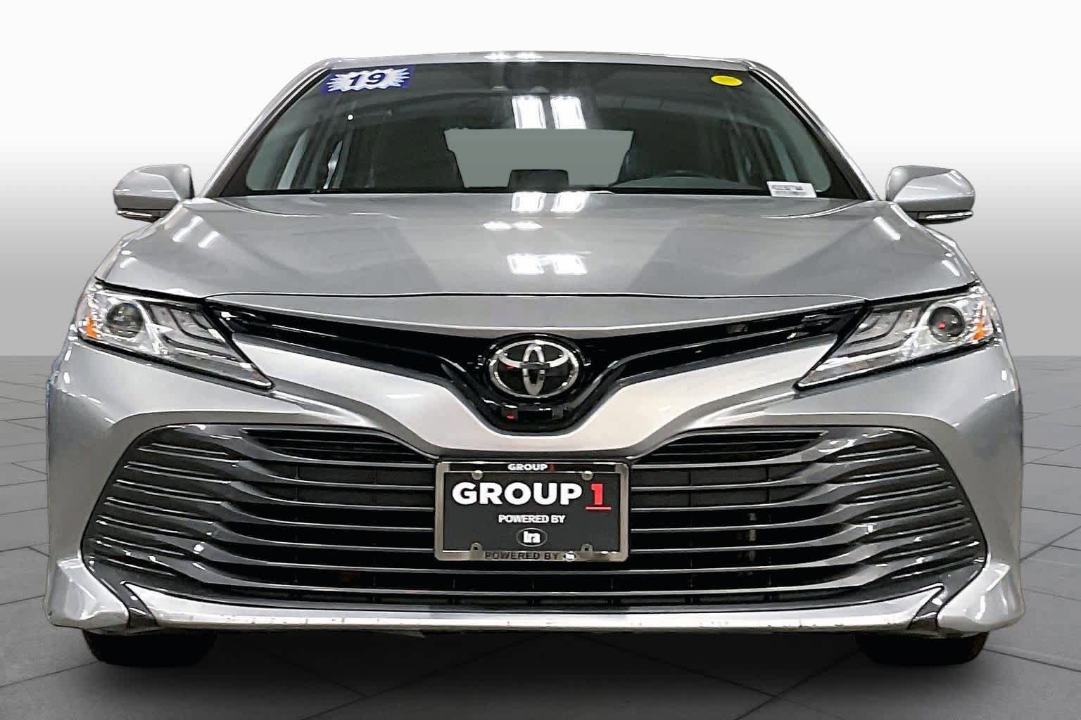 Used 2019 Toyota Camry XLE FWD image 4