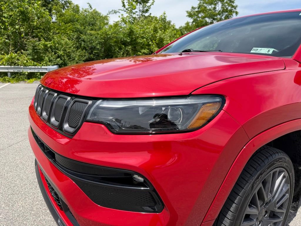 Used 2022 Jeep Compass Limited w/ (RED) Package AWD/4WD image 9