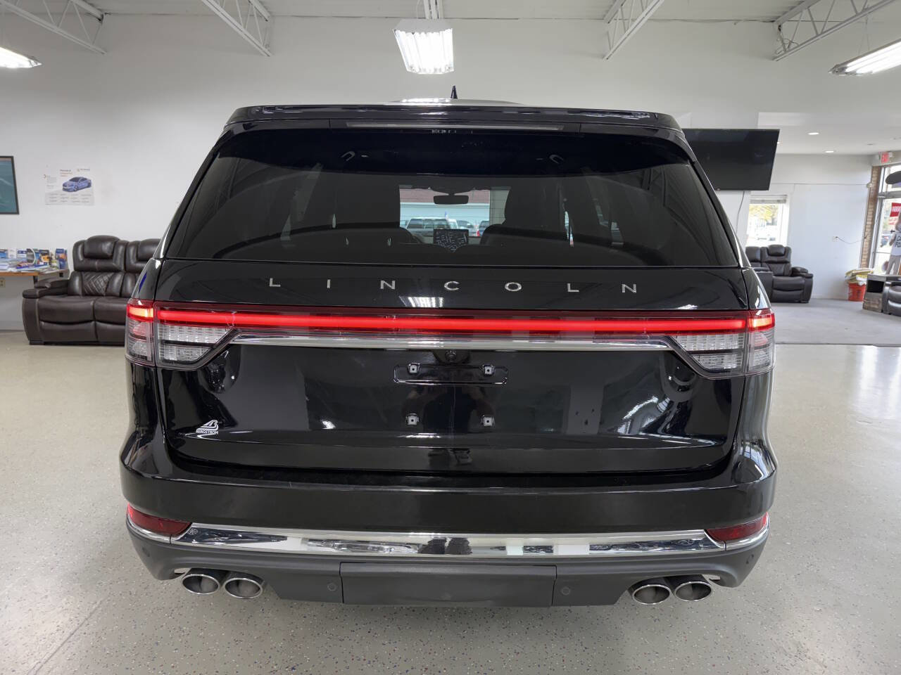 Used 2020 Lincoln Aviator Reserve w/ Equipment Group 202A image 8