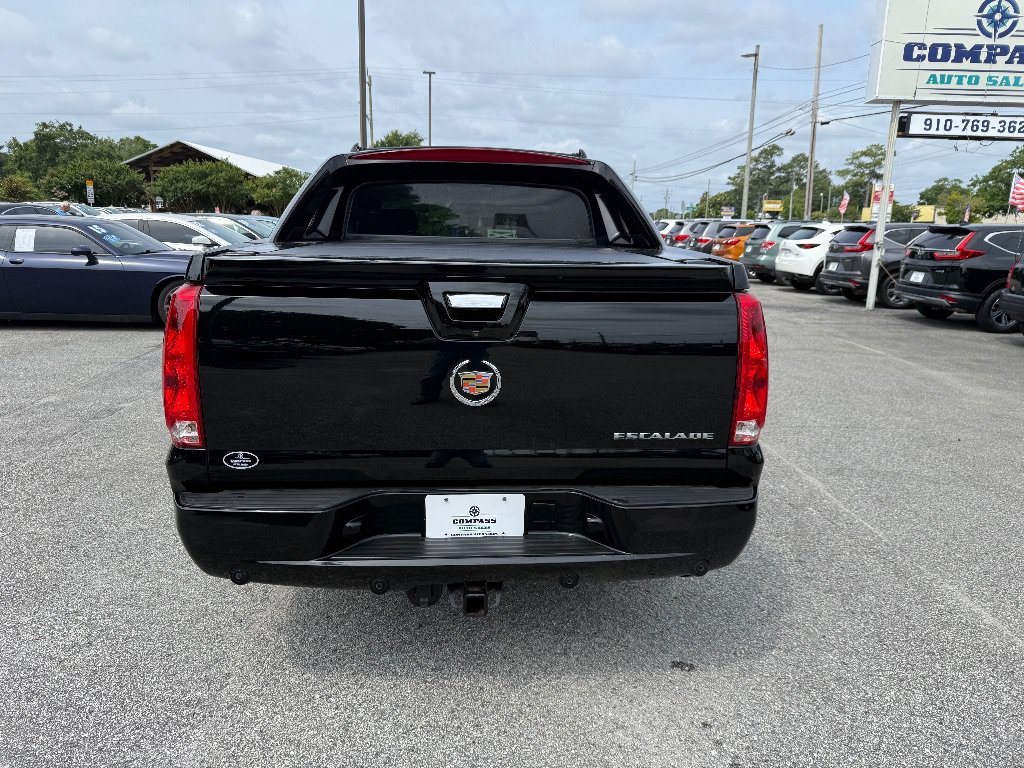 Used 2013 Cadillac Escalade EXT Premium AWD/4WD image 3