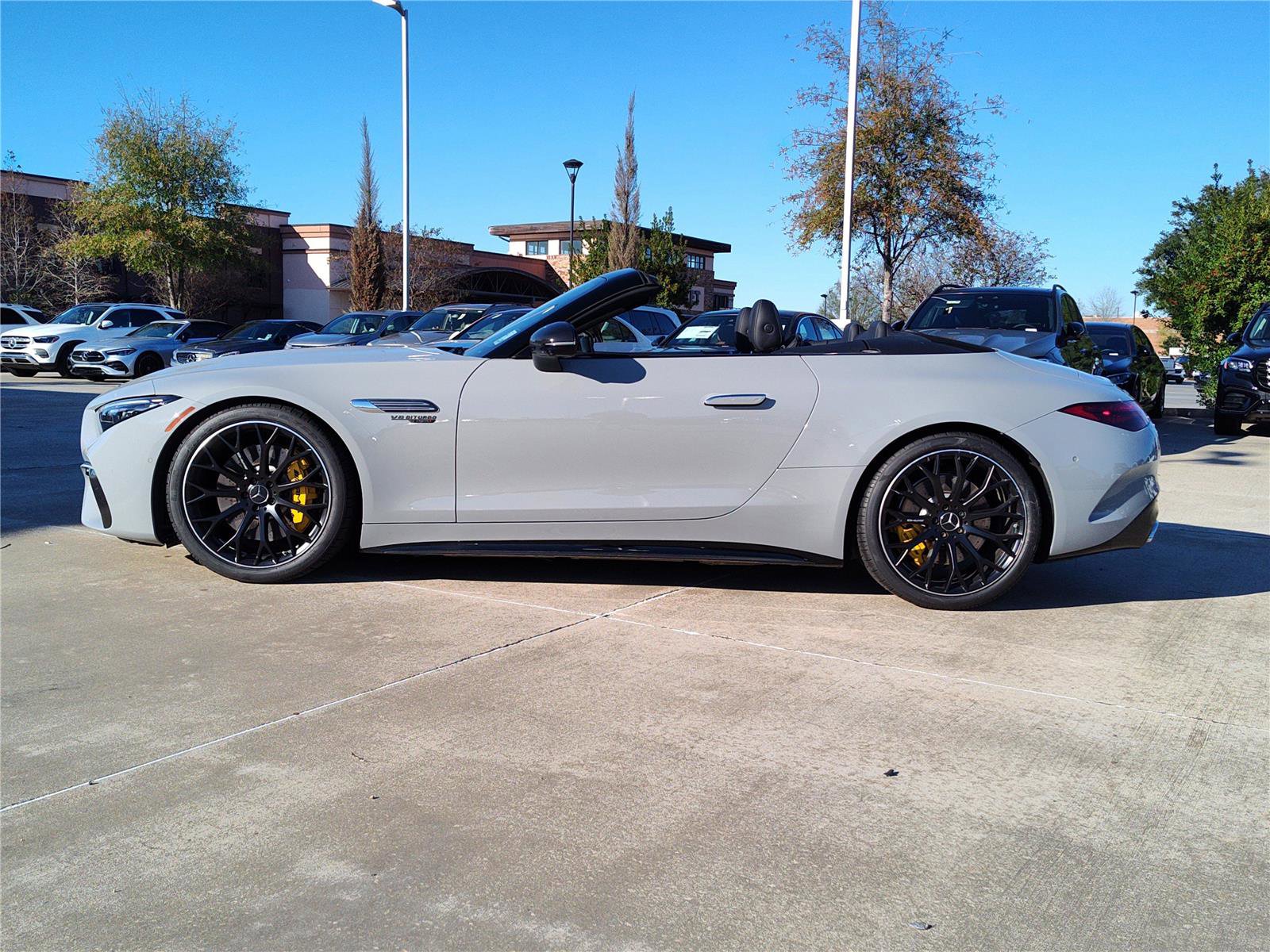 Used 2022 Mercedes-Benz SL 63 AMG 4MATIC image 4