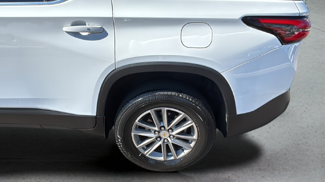 Used 2023 Chevrolet Traverse LT FWD image 38
