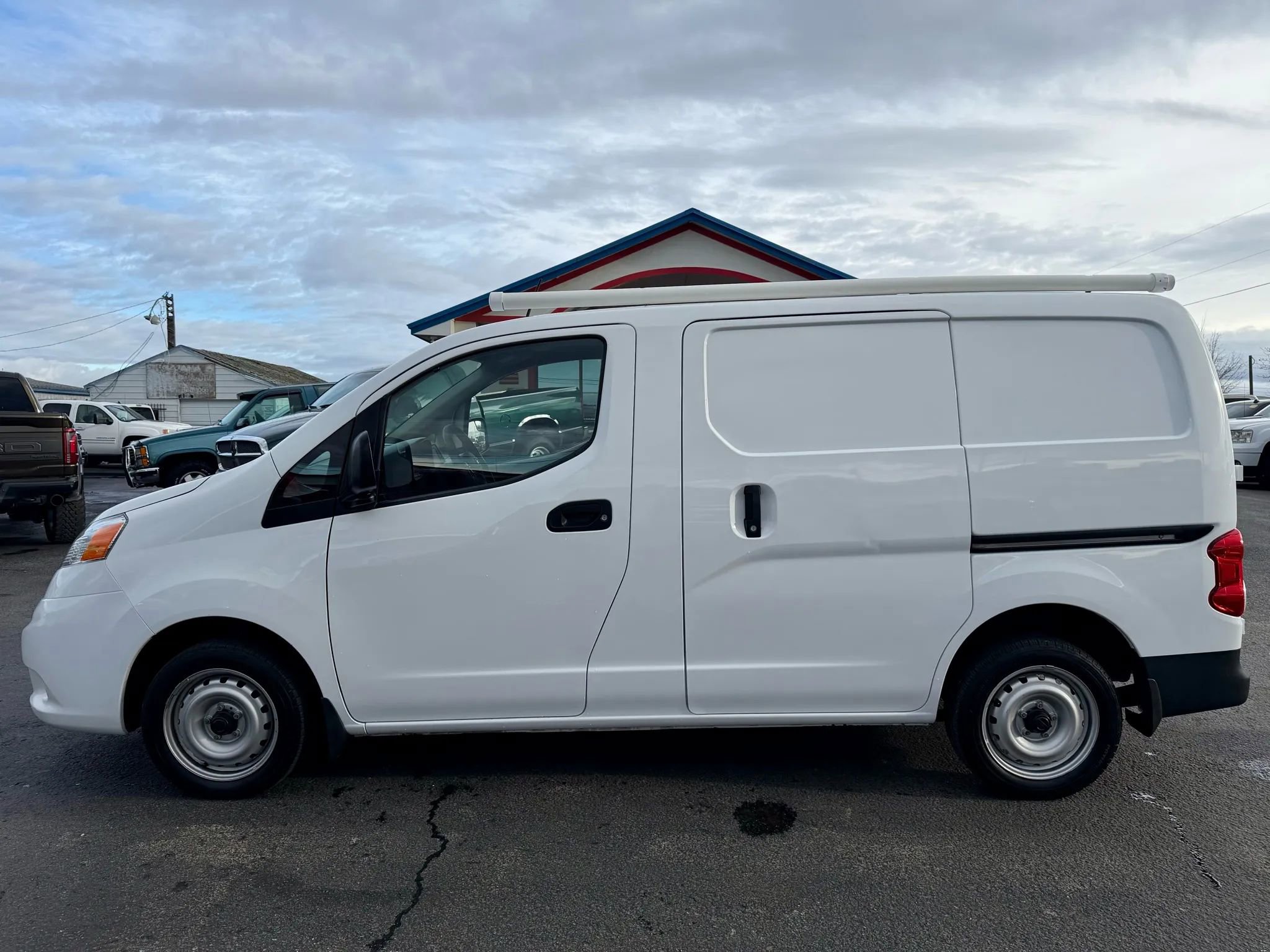 Used 2020 Nissan NV200 S FWD image 2