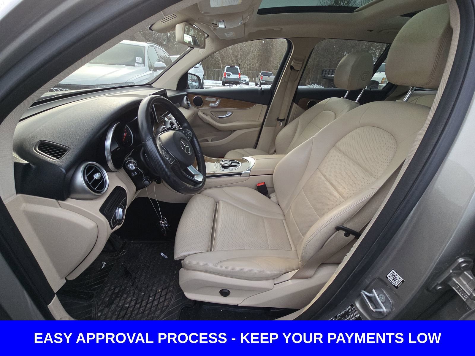 Used 2019 Mercedes-Benz GLC 300 4MATIC w/ Premium Package image 11
