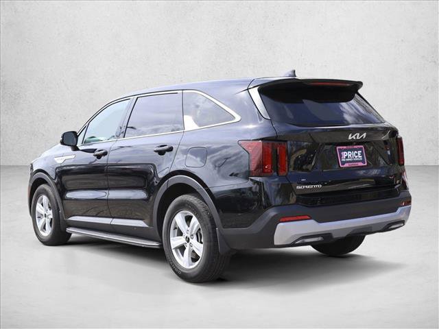 Used 2025 Kia Sorento LX FWD image 7
