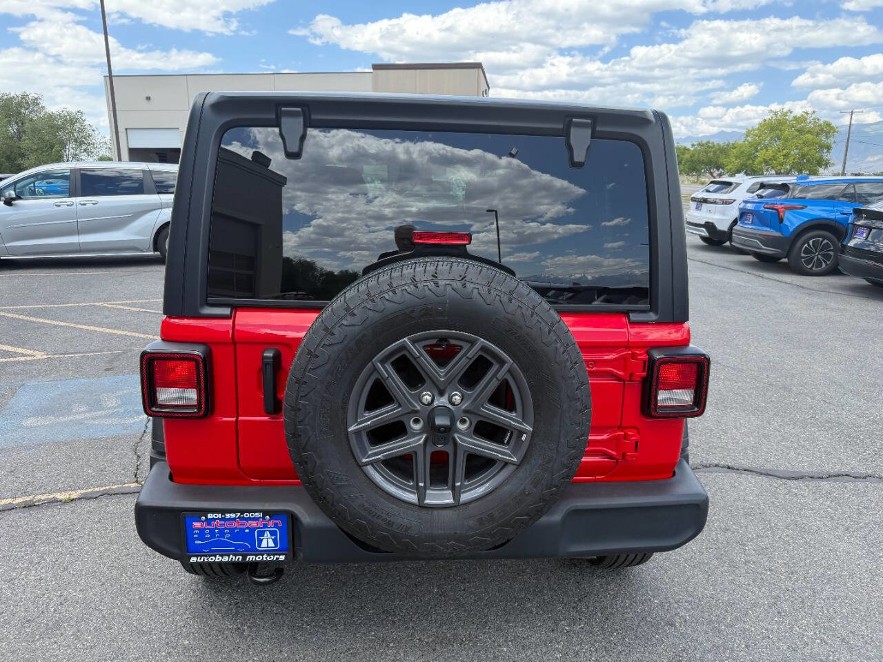 Used 2025 Jeep Wrangler Unlimited Sport AWD/4WD image 6