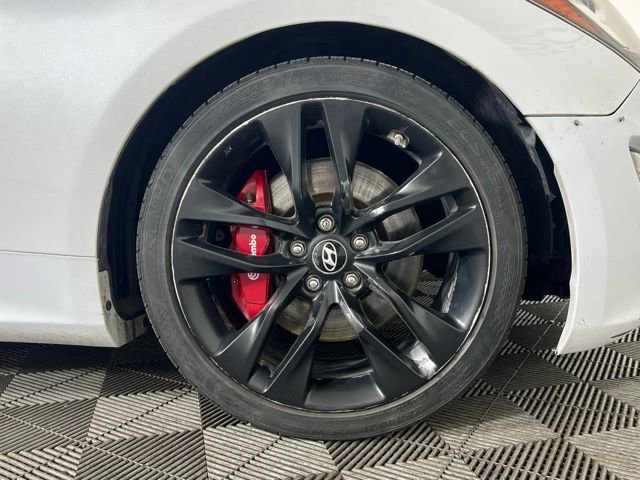 Used 2015 Hyundai Genesis 3.8 image 6