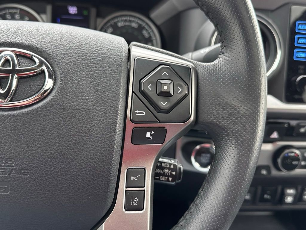 Used 2018 Toyota Tacoma Limited image 27