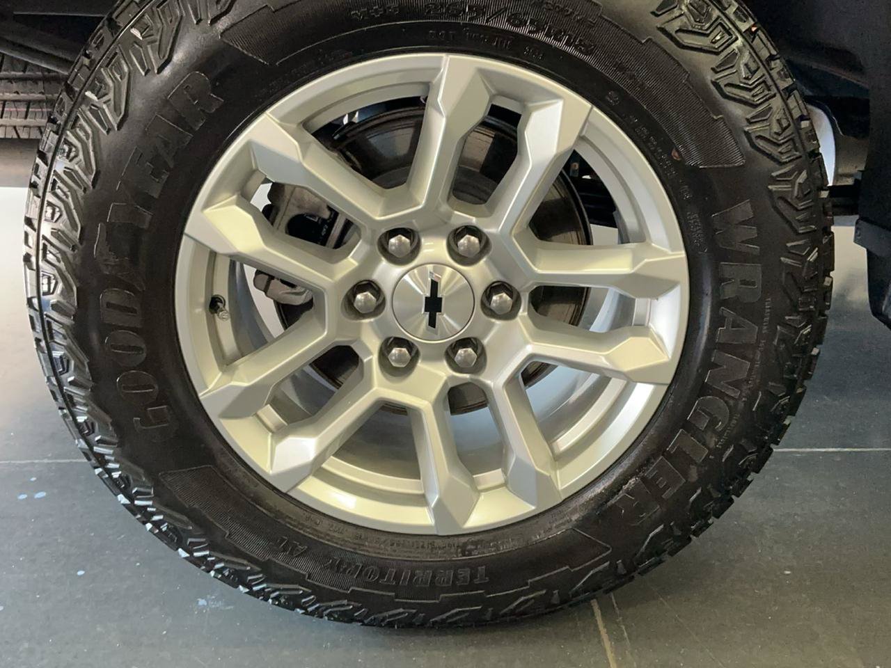 Used 2023 Chevrolet Silverado 1500 RST w/ Z71 Off-Road Package AWD/4WD image 24