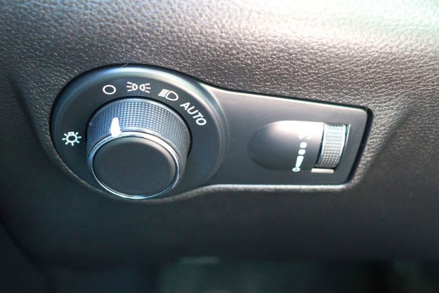 Used 2023 Jeep Compass Sport image 24