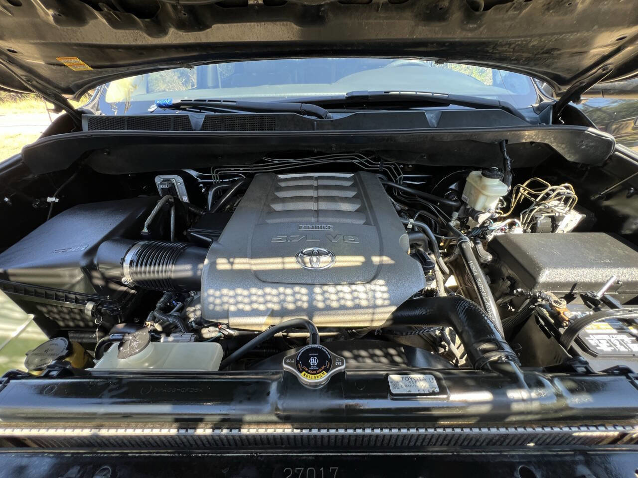 Used 2010 Toyota Tundra 4x4 CrewMax image 34