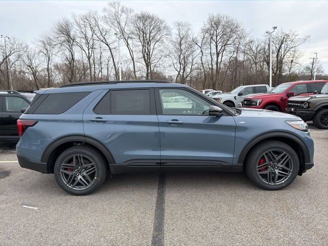 New 2026 Ford Explorer ST-Line image 2