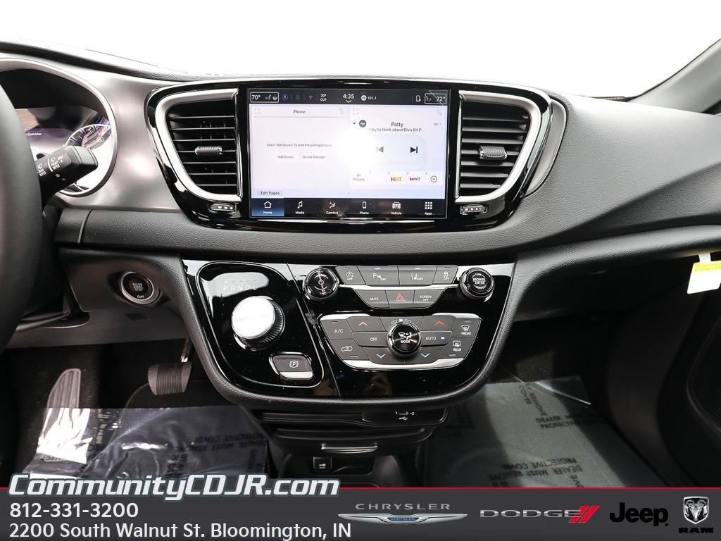 New 2026 Chrysler Voyager LX FWD image 14