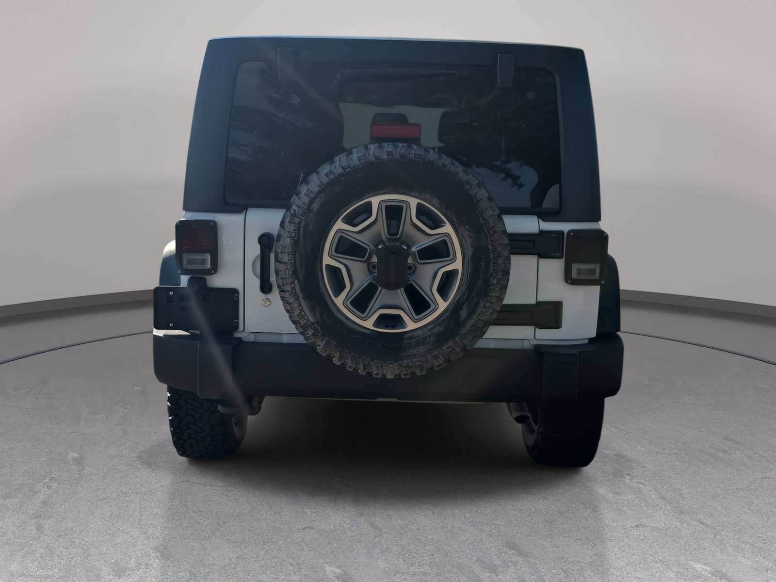 Used 2017 Jeep Wrangler Unlimited Rubicon w/ Connectivity Group AWD/4WD image 6