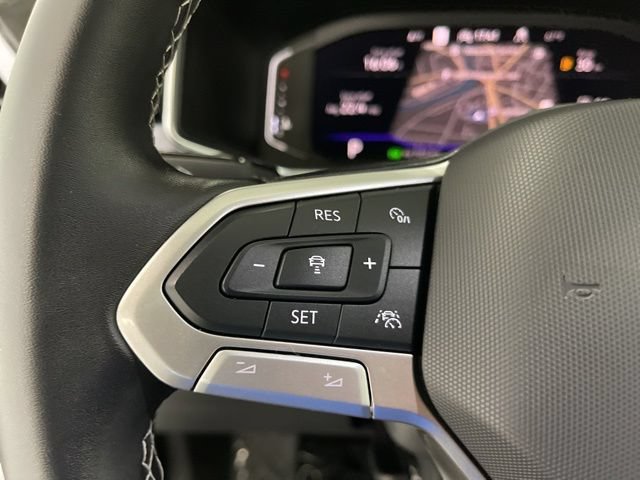 Used 2025 Volkswagen Taos SEL AWD/4WD image 15