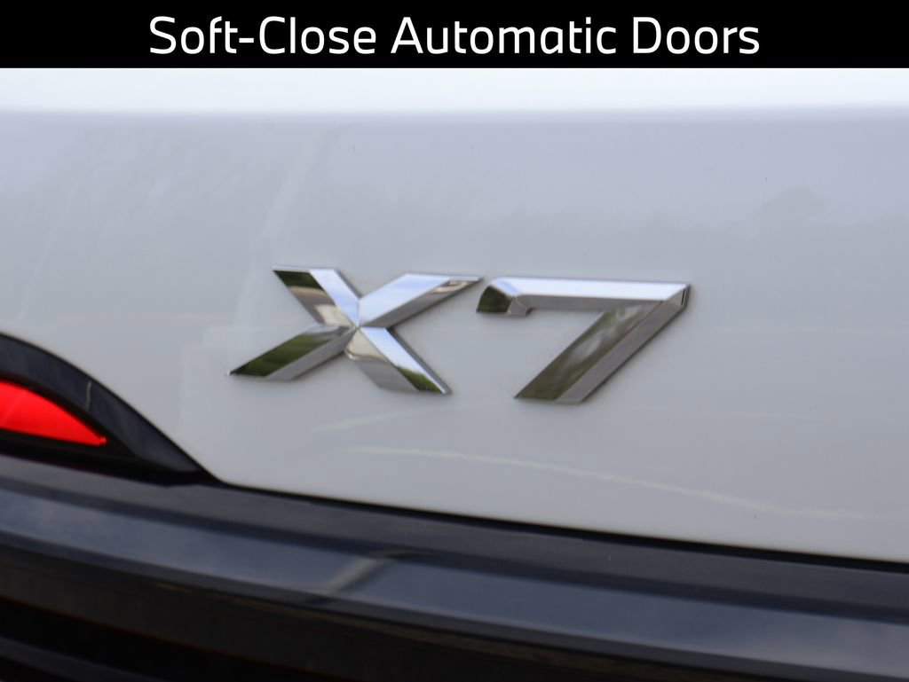 Certified 2024 BMW X7 xDrive40i w/ M Sport Package image 21