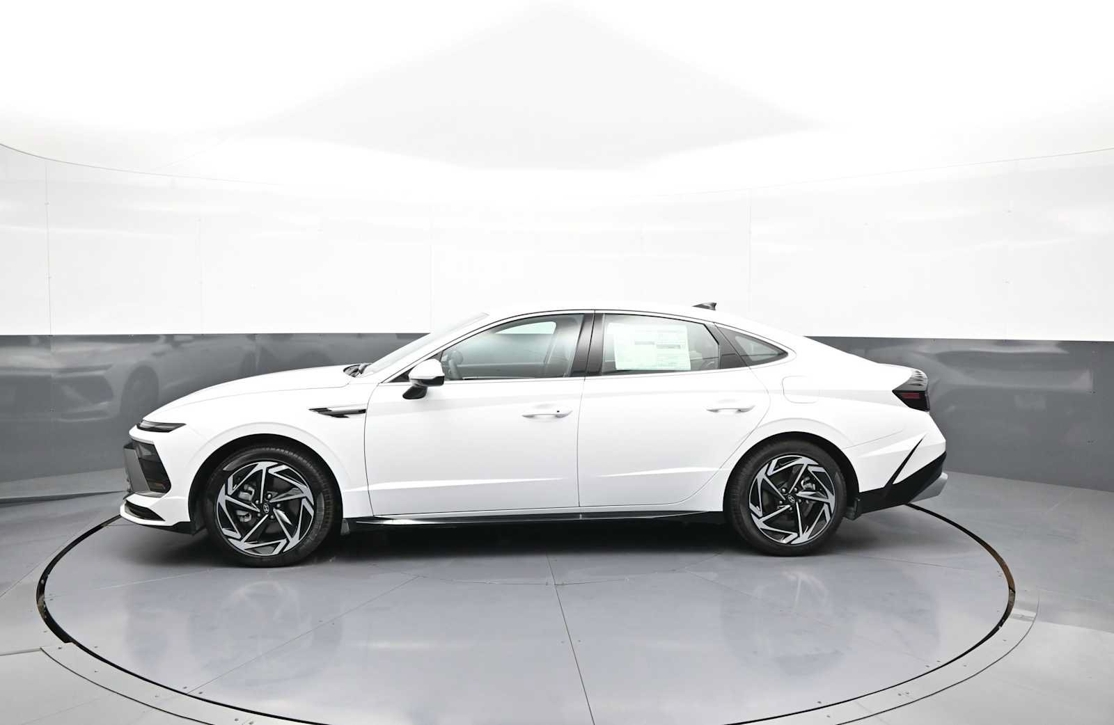 New 2026 Hyundai Sonata SEL FWD image 8