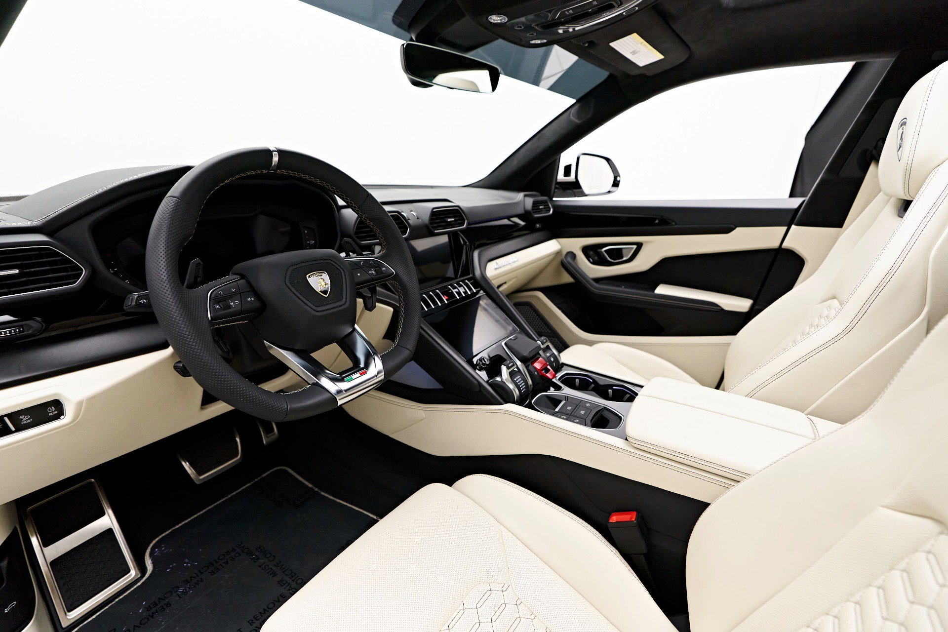 Used 2022 Lamborghini Urus AWD/4WD image 1