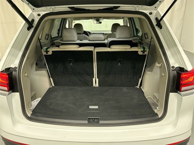 Certified 2025 Volkswagen Atlas SE image 4