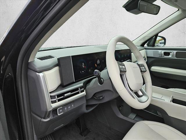 Used 2025 Hyundai Santa Fe SEL image 4