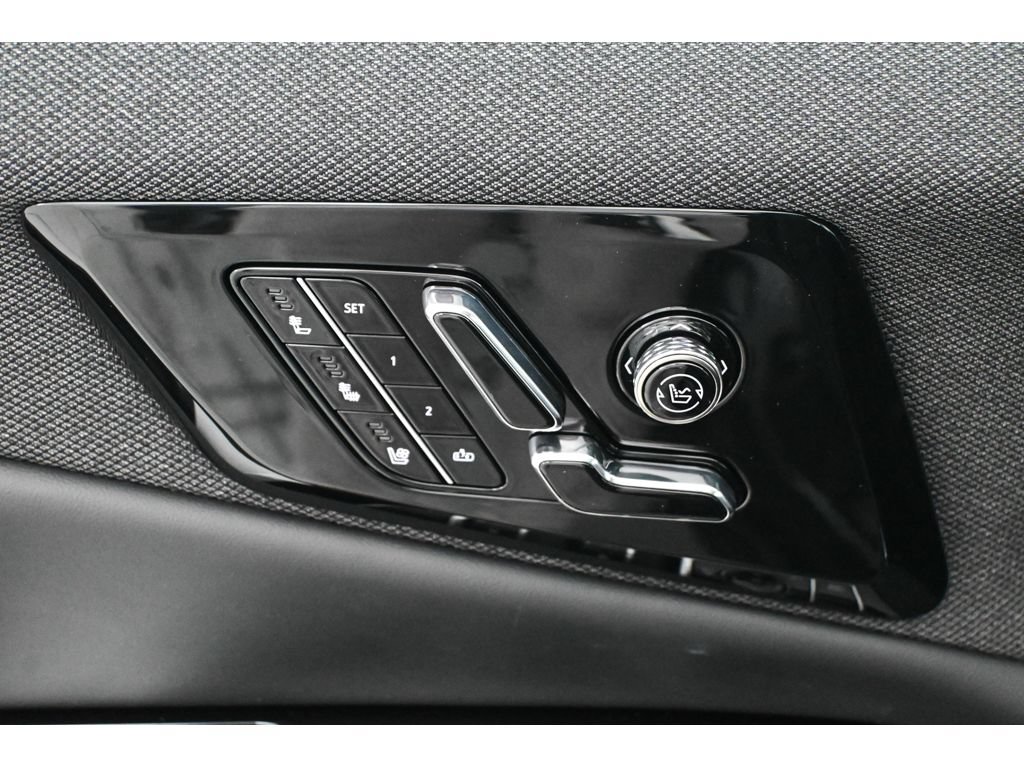 New 2026 Cadillac Optiq V w/ Carbon Fiber Package AWD/4WD image 17