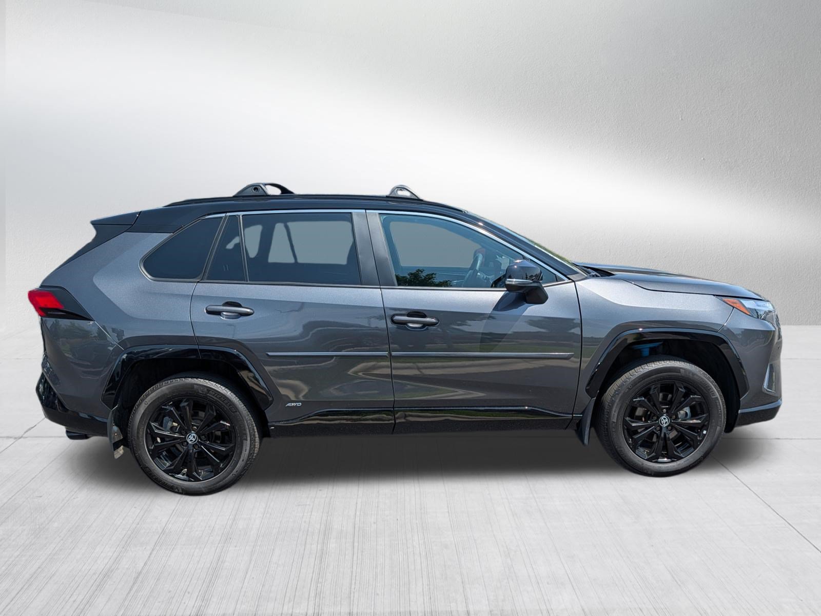 Used 2023 Toyota RAV4 XSE AWD/4WD image 8