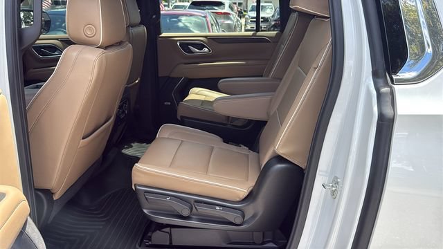 Used 2024 Chevrolet Suburban Premier RWD image 16
