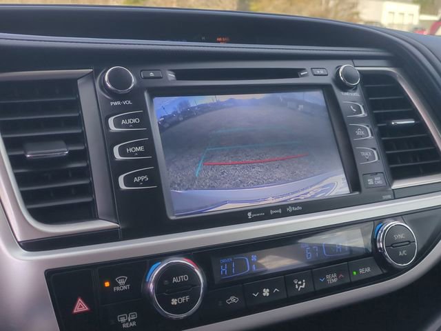 Used 2019 Toyota Highlander XLE image 9