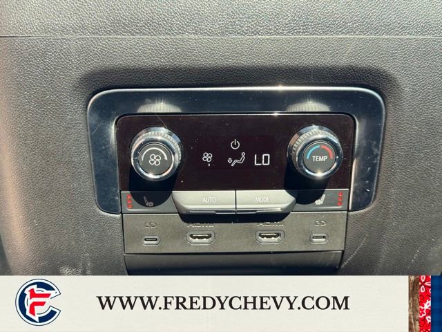 Used 2025 Chevrolet Suburban Premier AWD/4WD image 27