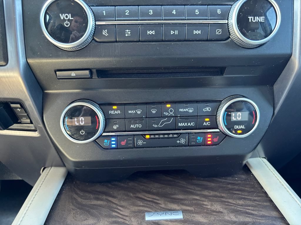 Used 2018 Ford Expedition Max Platinum AWD/4WD image 27