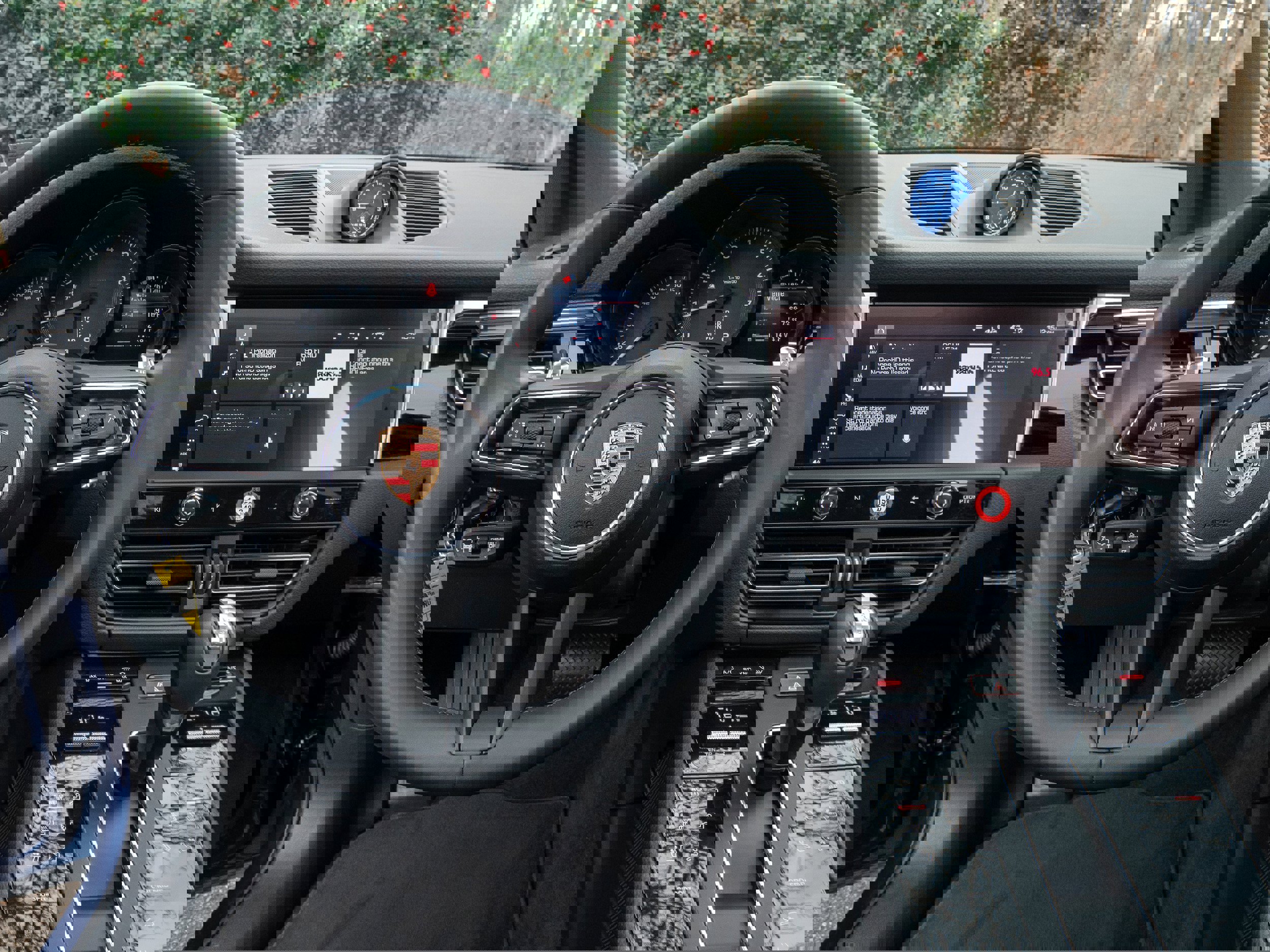 Certified 2025 Porsche Macan image 23