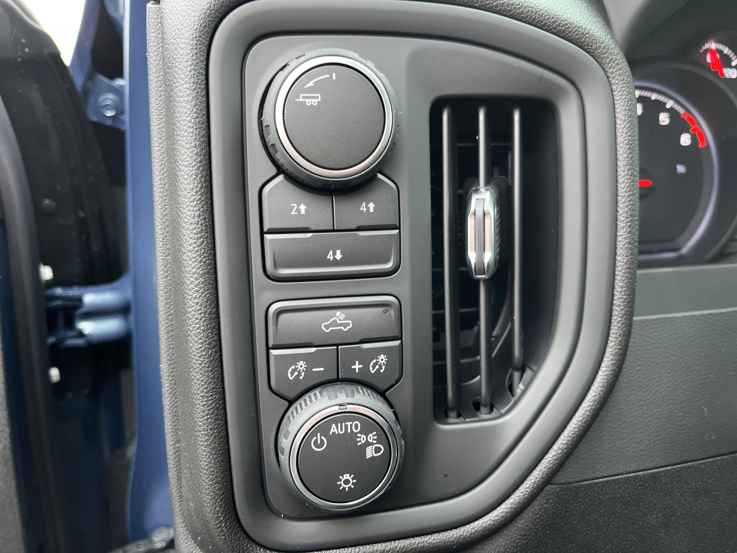 New 2026 Chevrolet Silverado 2500 Custom w/ Custom Convenience Package image 16