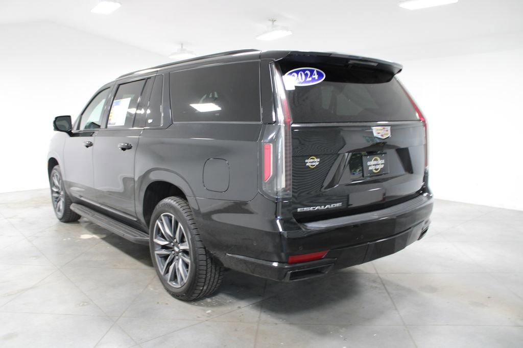 Used 2024 Cadillac Escalade ESV Sport RWD image 7