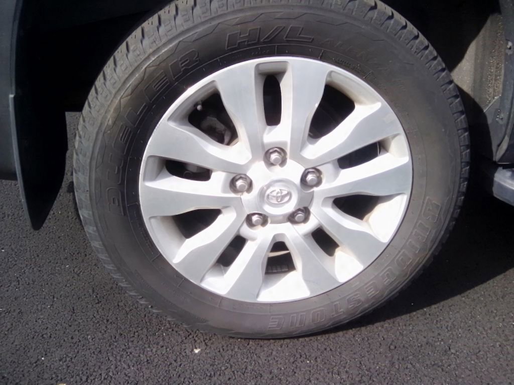 Used 2021 Toyota Sequoia Platinum image 4