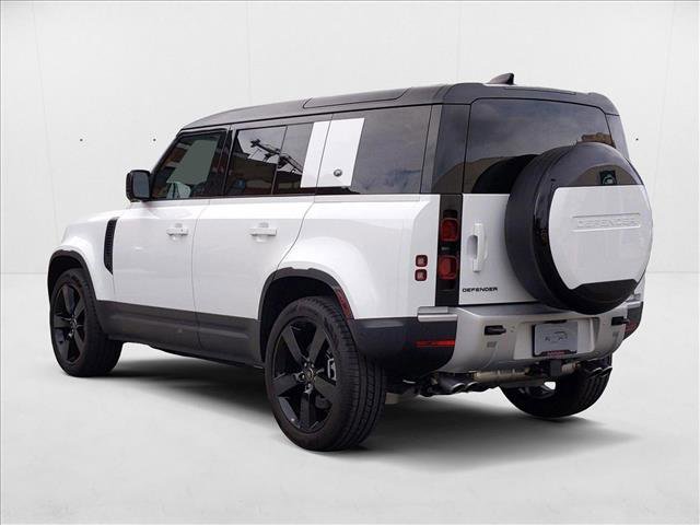 New 2024 Land Rover Defender 110 SE image 9