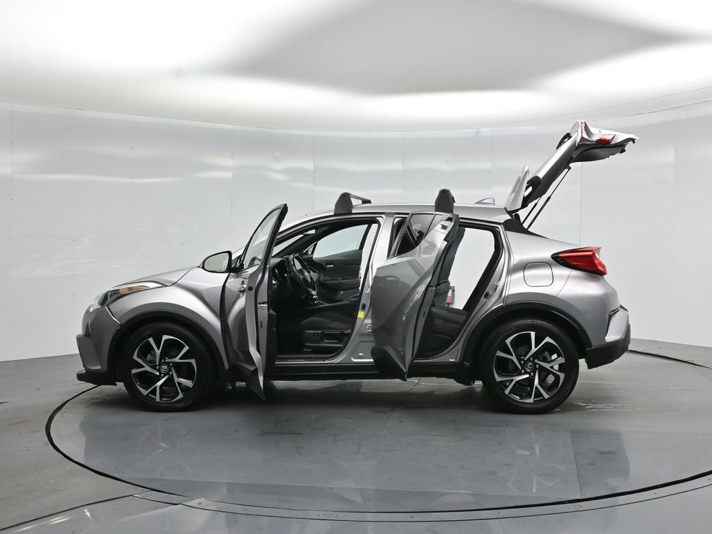 Used 2018 Toyota C-HR XLE image 30
