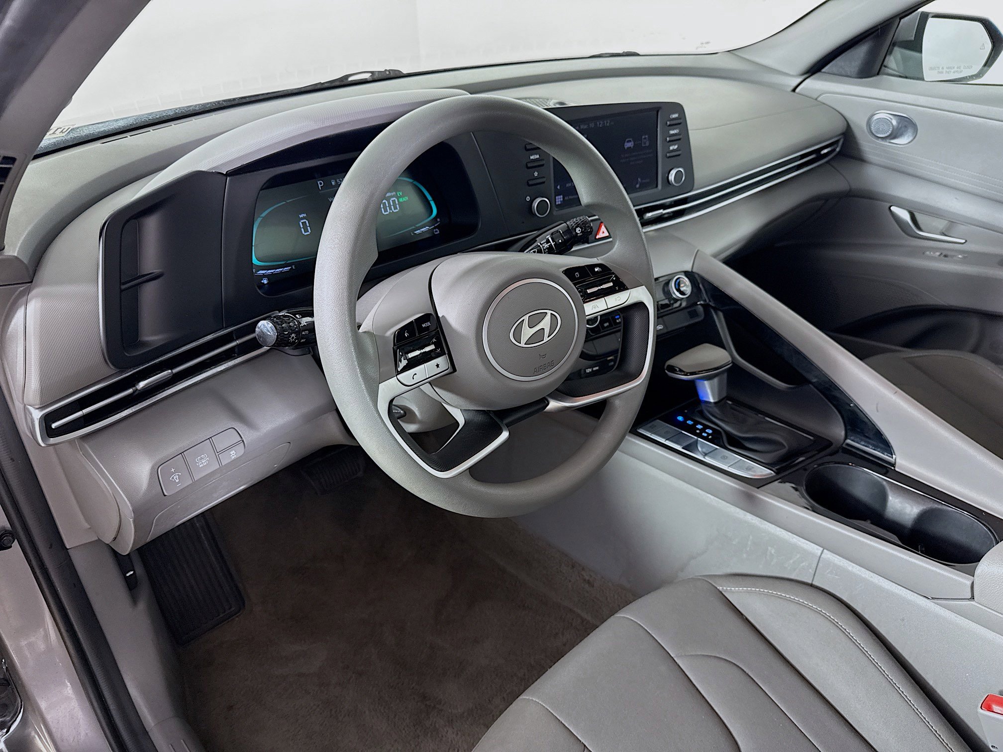 Used 2025 Hyundai Elantra Blue image 8