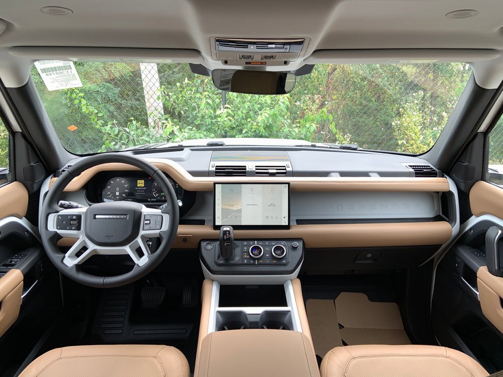 New 2025 Land Rover Defender 110 X-Dynamic SE image 19