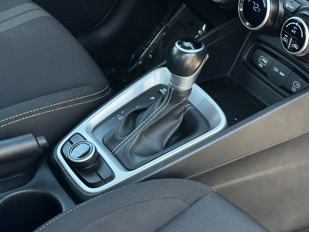 Used 2023 Hyundai Venue SEL image 9