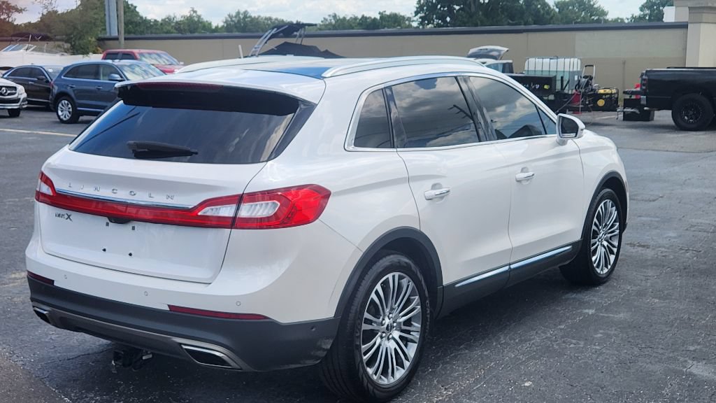 Used 2016 Lincoln MKX Reserve w/ Technology Package FWD image 6